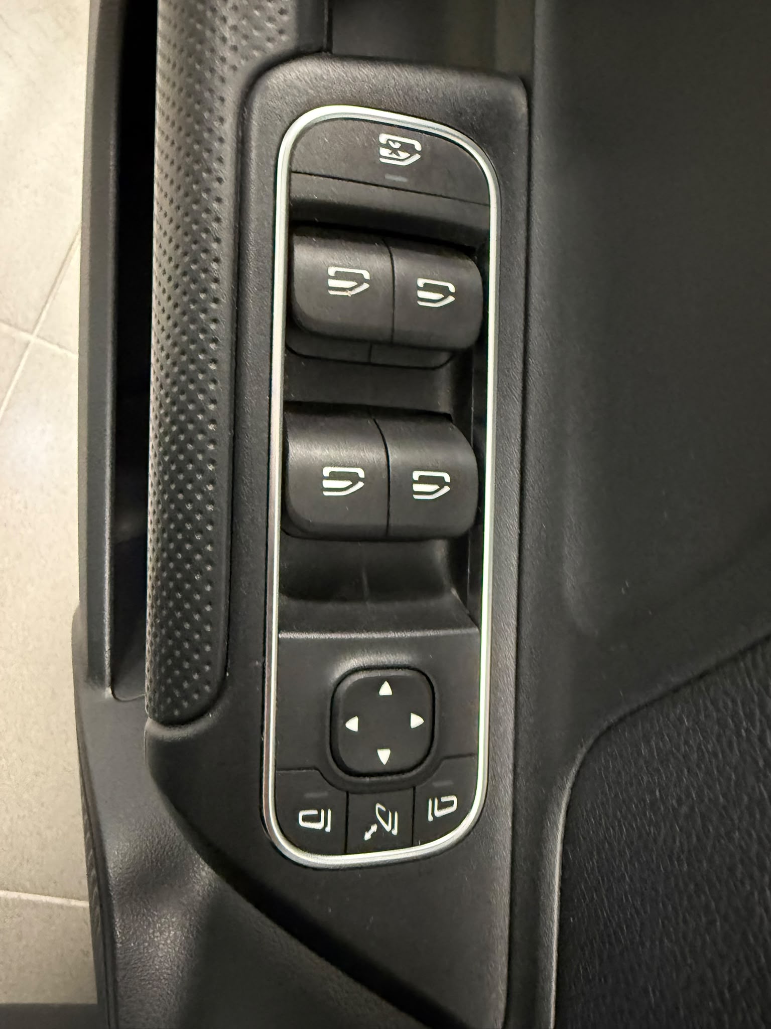 Mercedes-Benz GLA 200 5D 2022 - zdjęcie 20