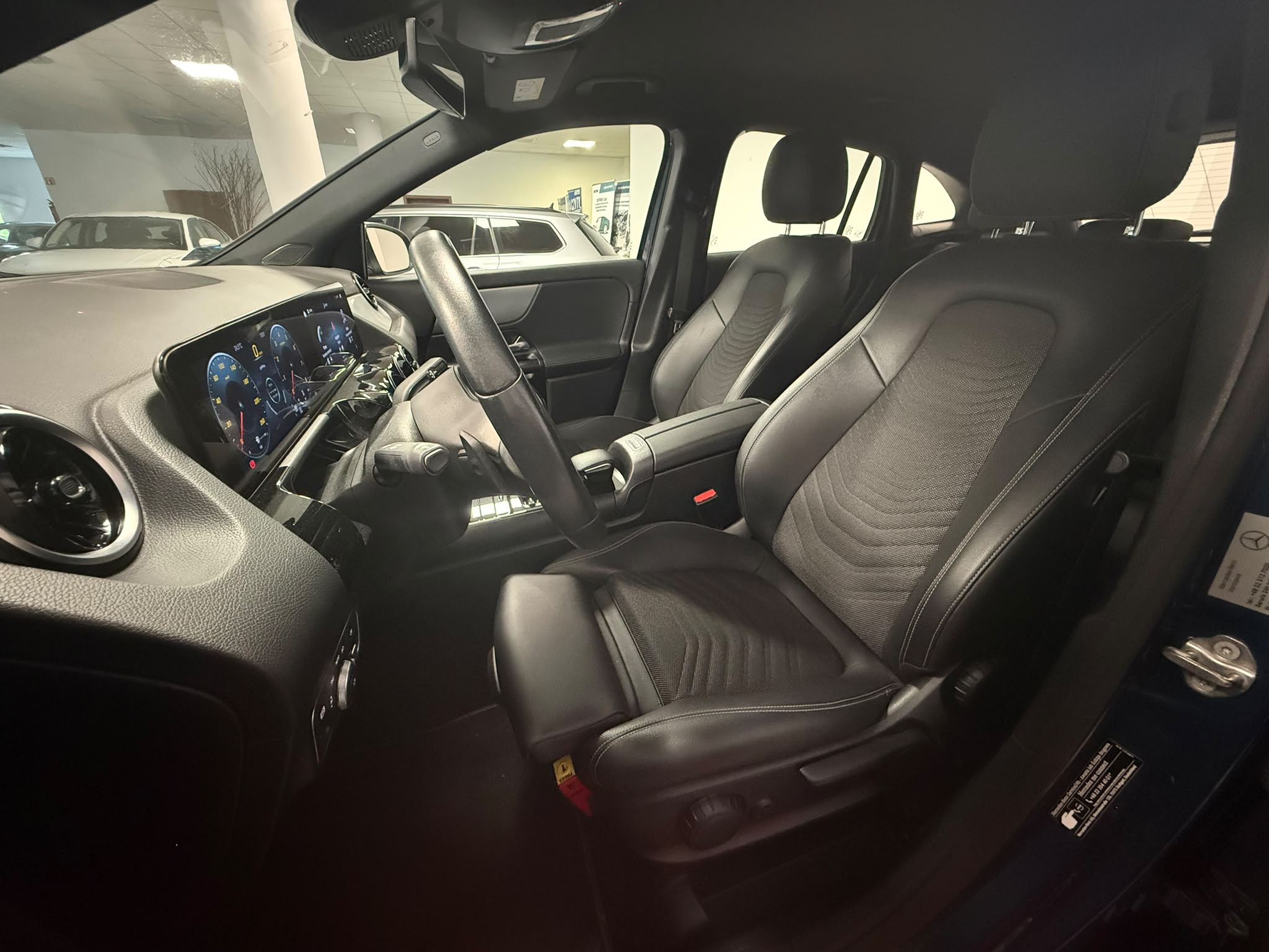 Mercedes-Benz GLA 200 5D 2022 - zdjęcie 22