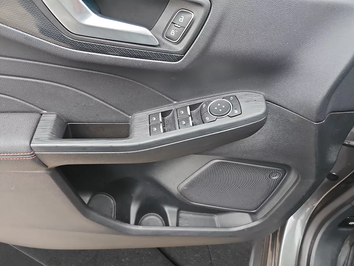 Ford Kuga 2022 - zdjęcie 20