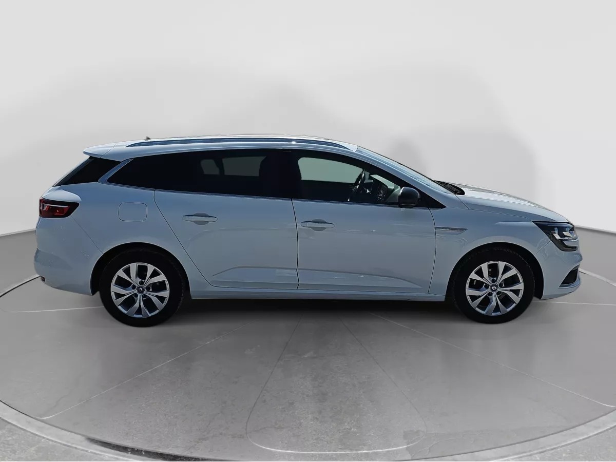 Renault Megane 2018 - zdjęcie 8