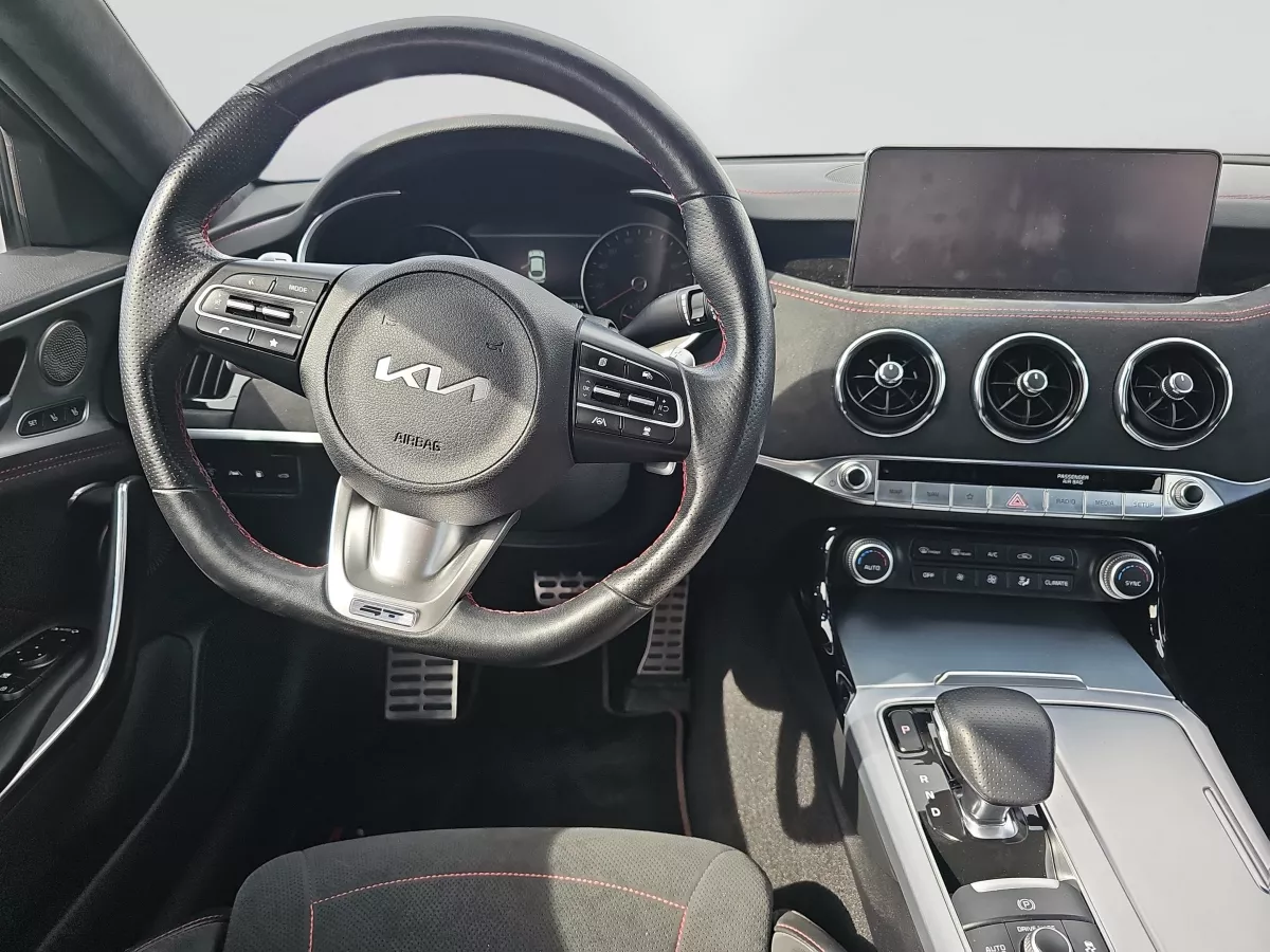 KIA Stinger 2022 - zdjęcie 11
