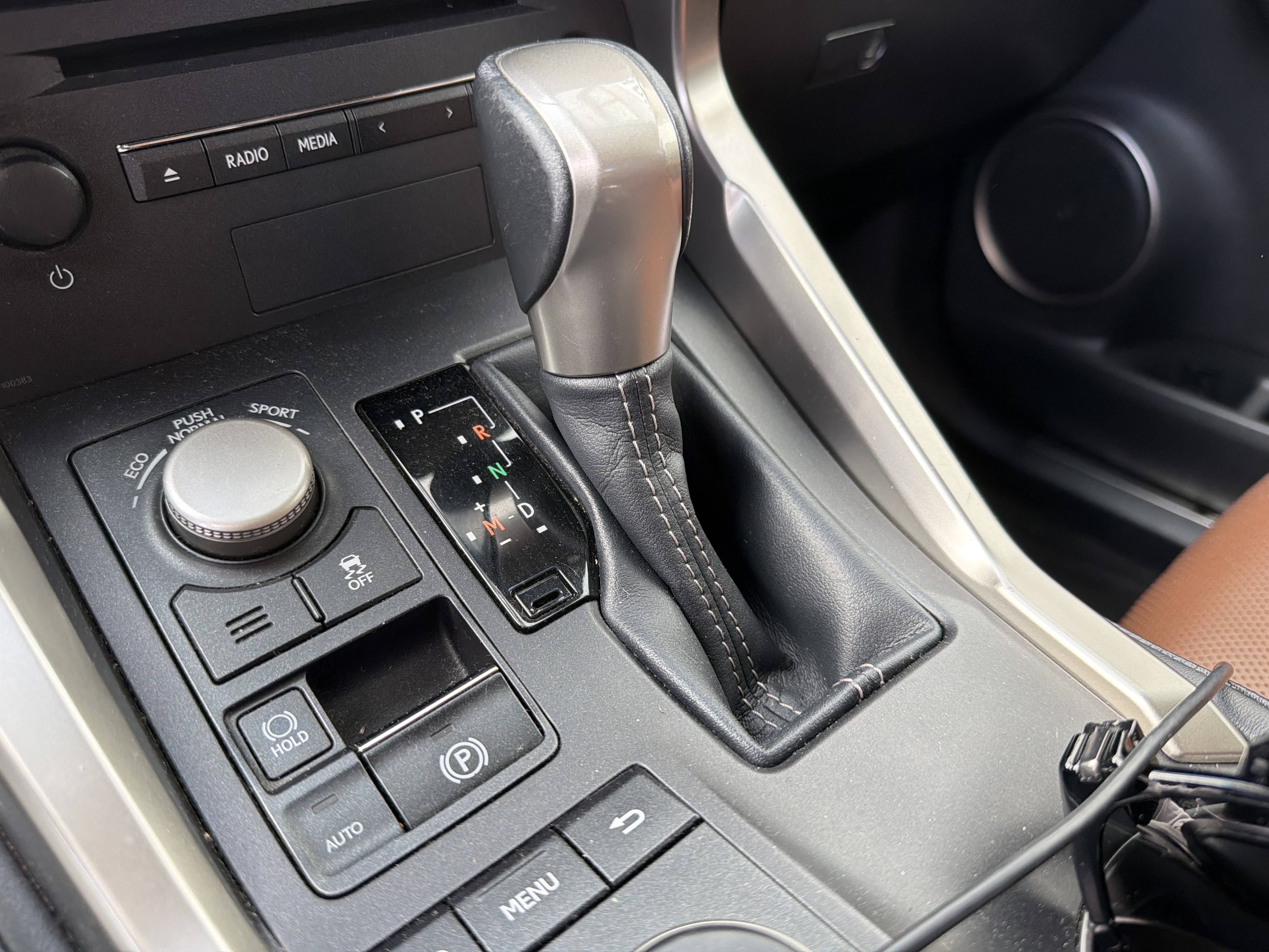 Lexus NX 200 T 2015 - zdjęcie 8