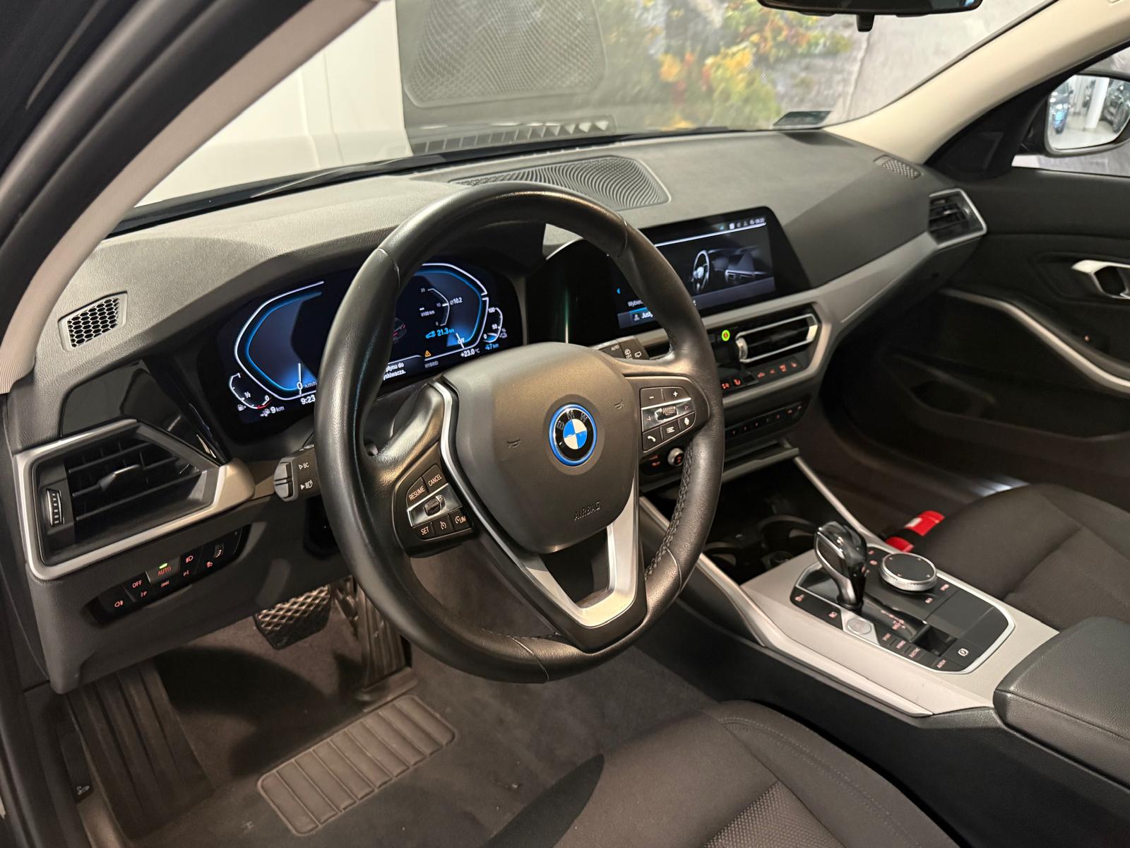 BMW Seria 3 2021 - zdjęcie 12