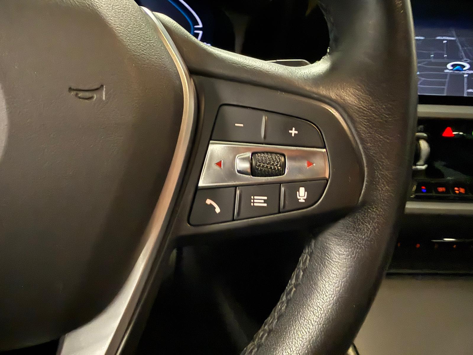 BMW Seria 3 2021 - zdjęcie 16
