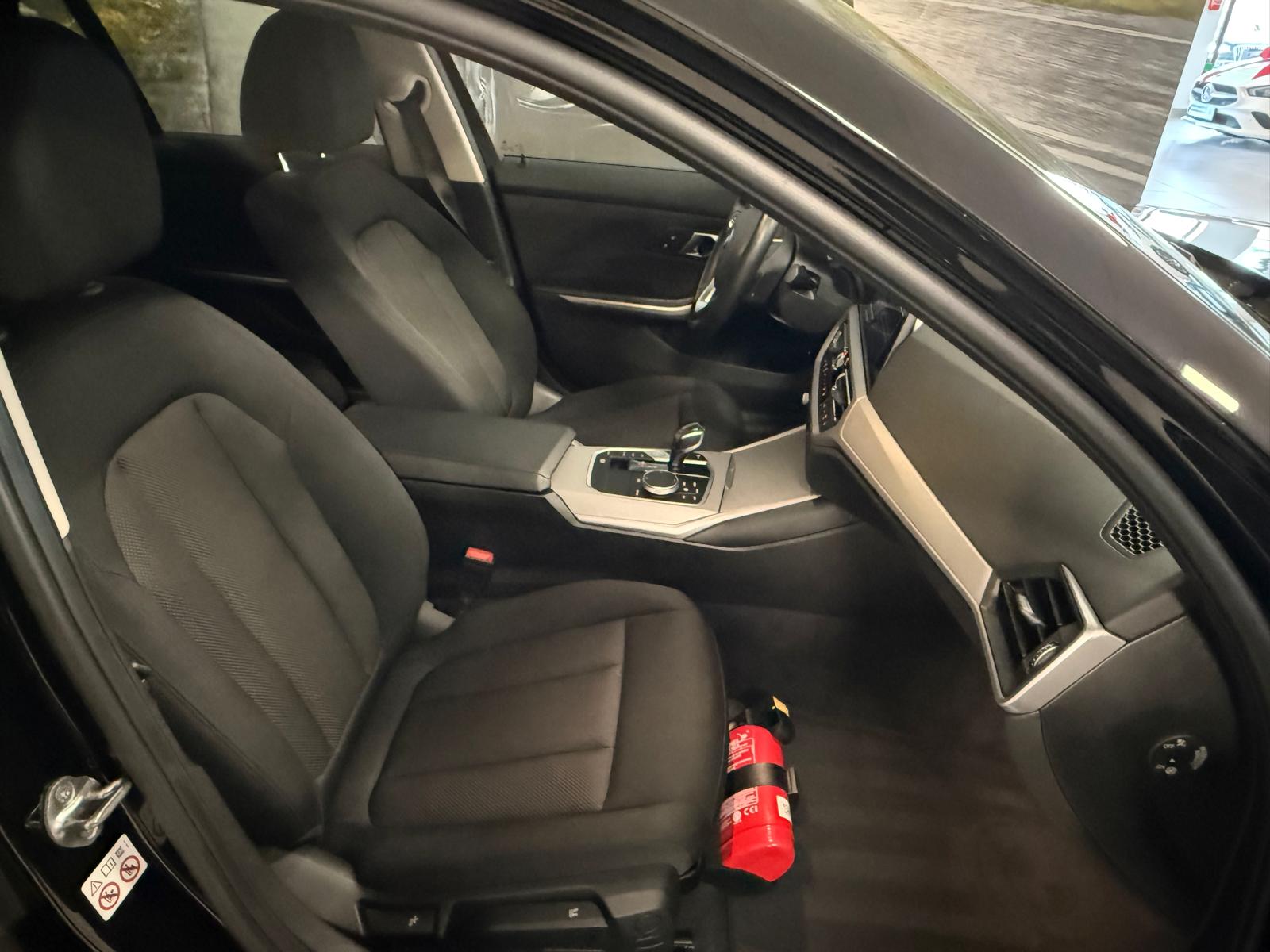 BMW Seria 3 2021 - zdjęcie 18