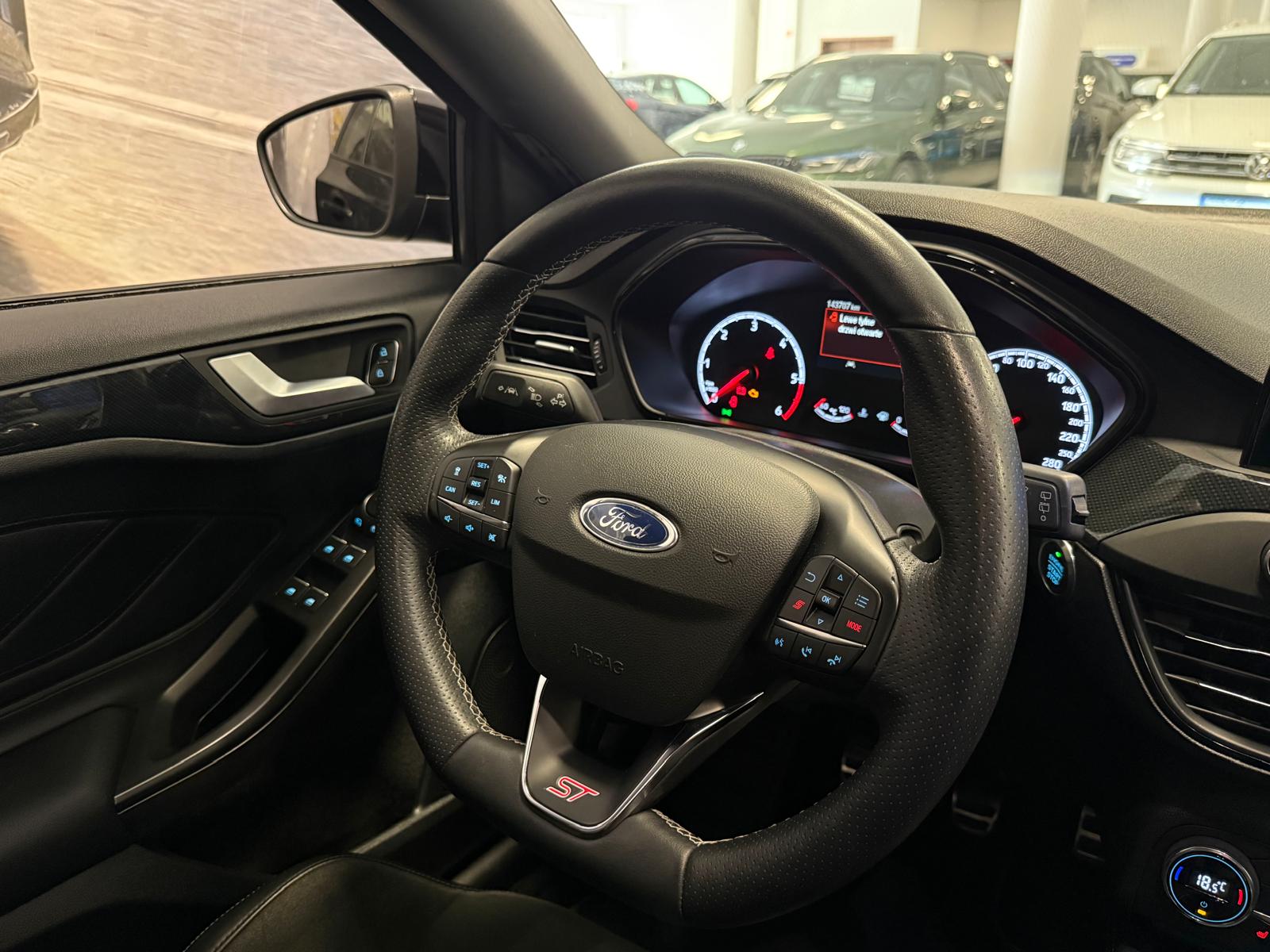 Ford FOCUS 2020 - zdjęcie 17