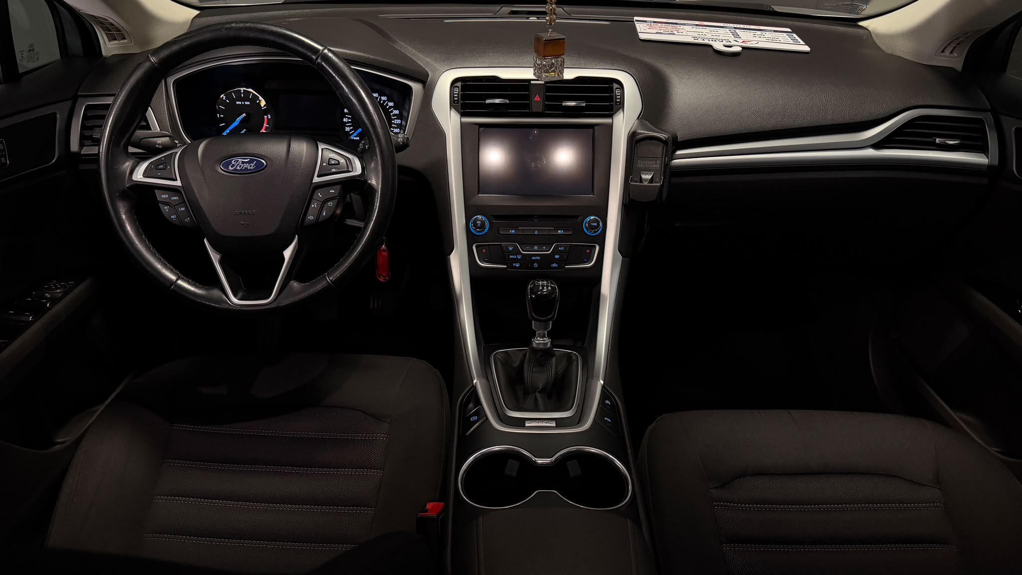 Ford Mondeo 2018 - zdjęcie 10