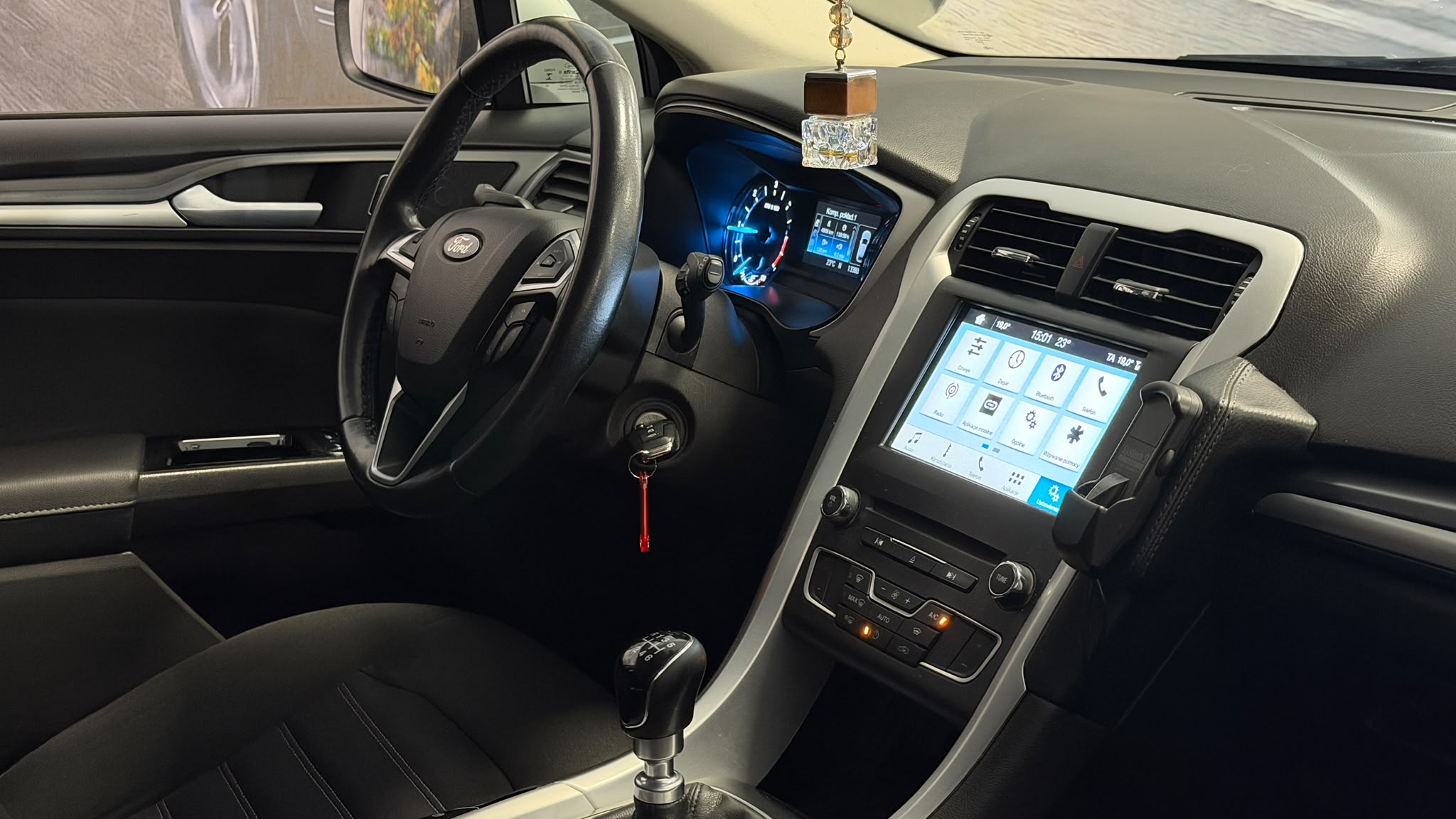 Ford Mondeo 2018 - zdjęcie 11