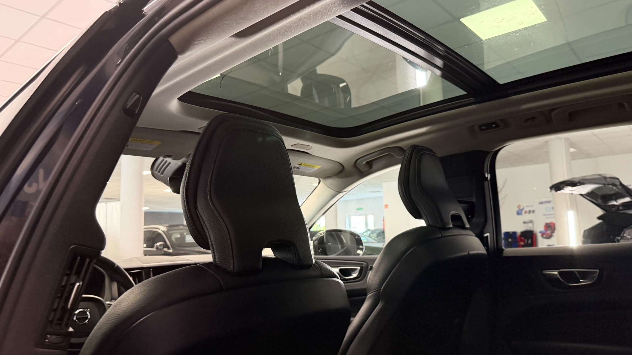 Volvo XC60 2020 - zdjęcie 23