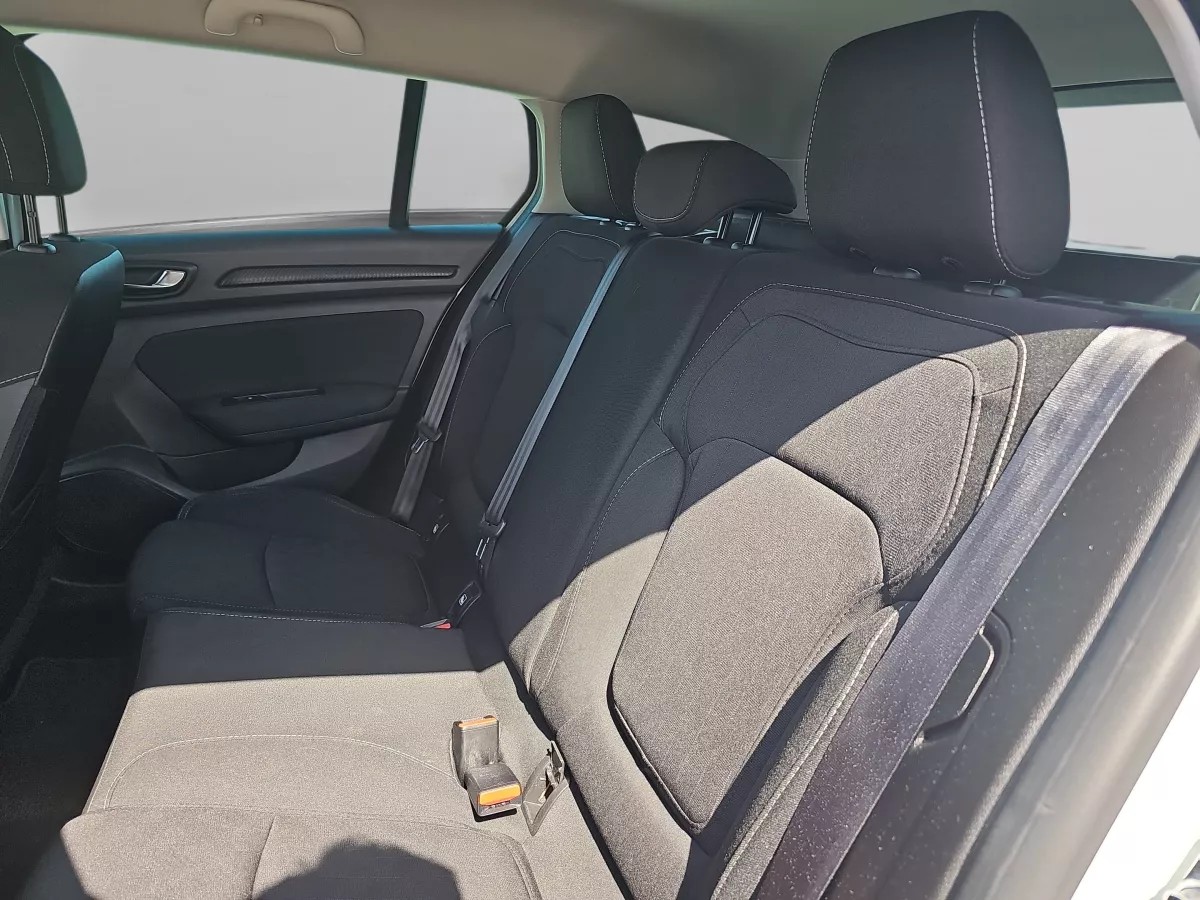Renault Megane 2018 - zdjęcie 21